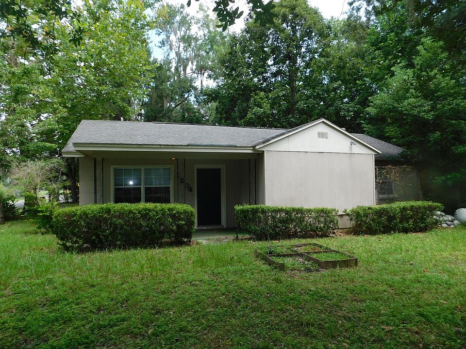 1st image of 1204 NE 10th Ave
