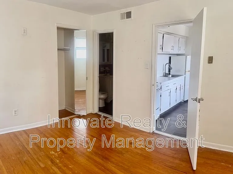 9513 Hoff St #9 — Photo 11