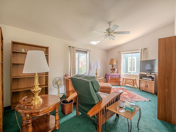 4th image of 232 Walnut Circle