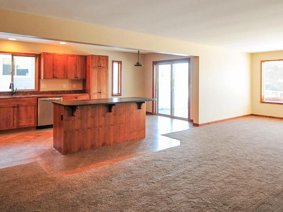 3rd image of 520 11th St NE APT 3