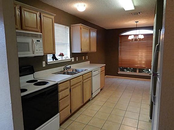 3rd image of 8400 Cove Meadow Ln