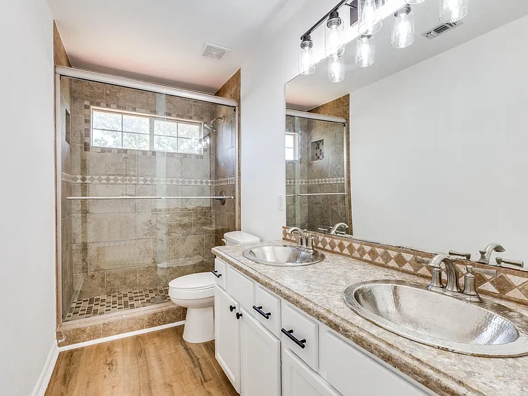 4705 Sabine St — Photo 22