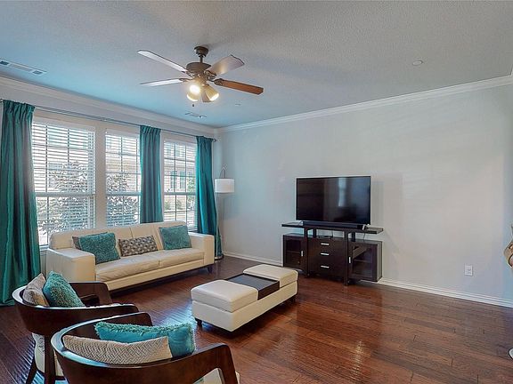 2nd image of 2556 Sarah Ln