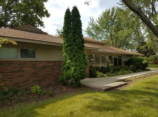 6312 Nicholas Dr, West Bloomfield, MI 48322