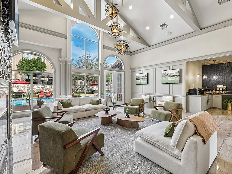 Regency Dell Ranch Apartments — Photo 36