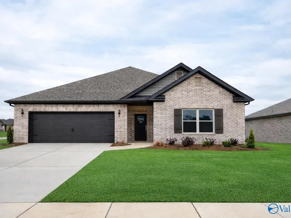 139 Hillis Ln, Hazel Green, AL 35750