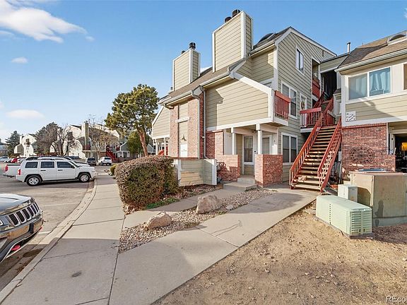 2nd image of 912 S Dearborn Way #4