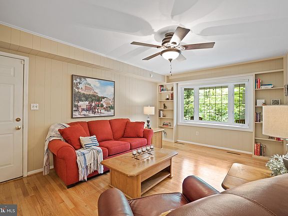 5th image of 1273 Robert Rd