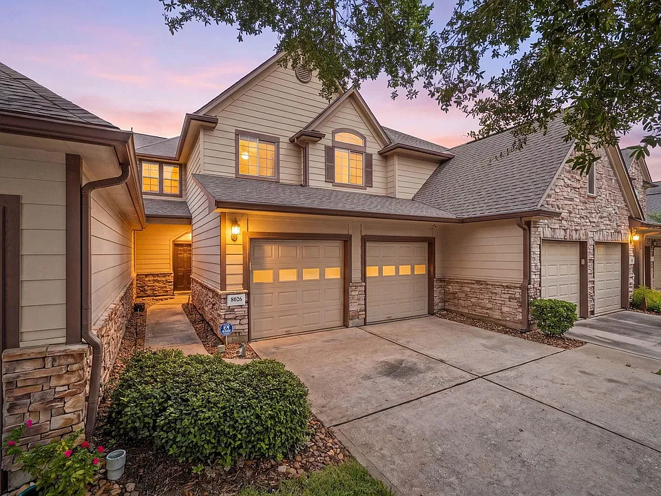 8026 Loyel Pointe Dr