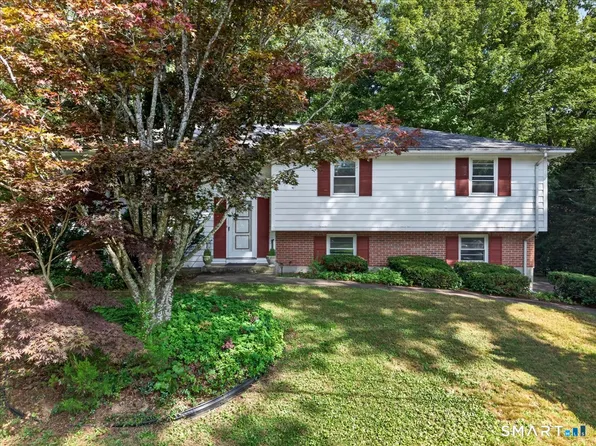 48 Old Colony Road, North Stonington, CT 06359