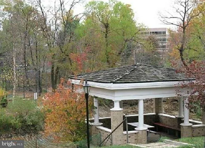 8360 Greensboro Dr #203 — Photo 27
