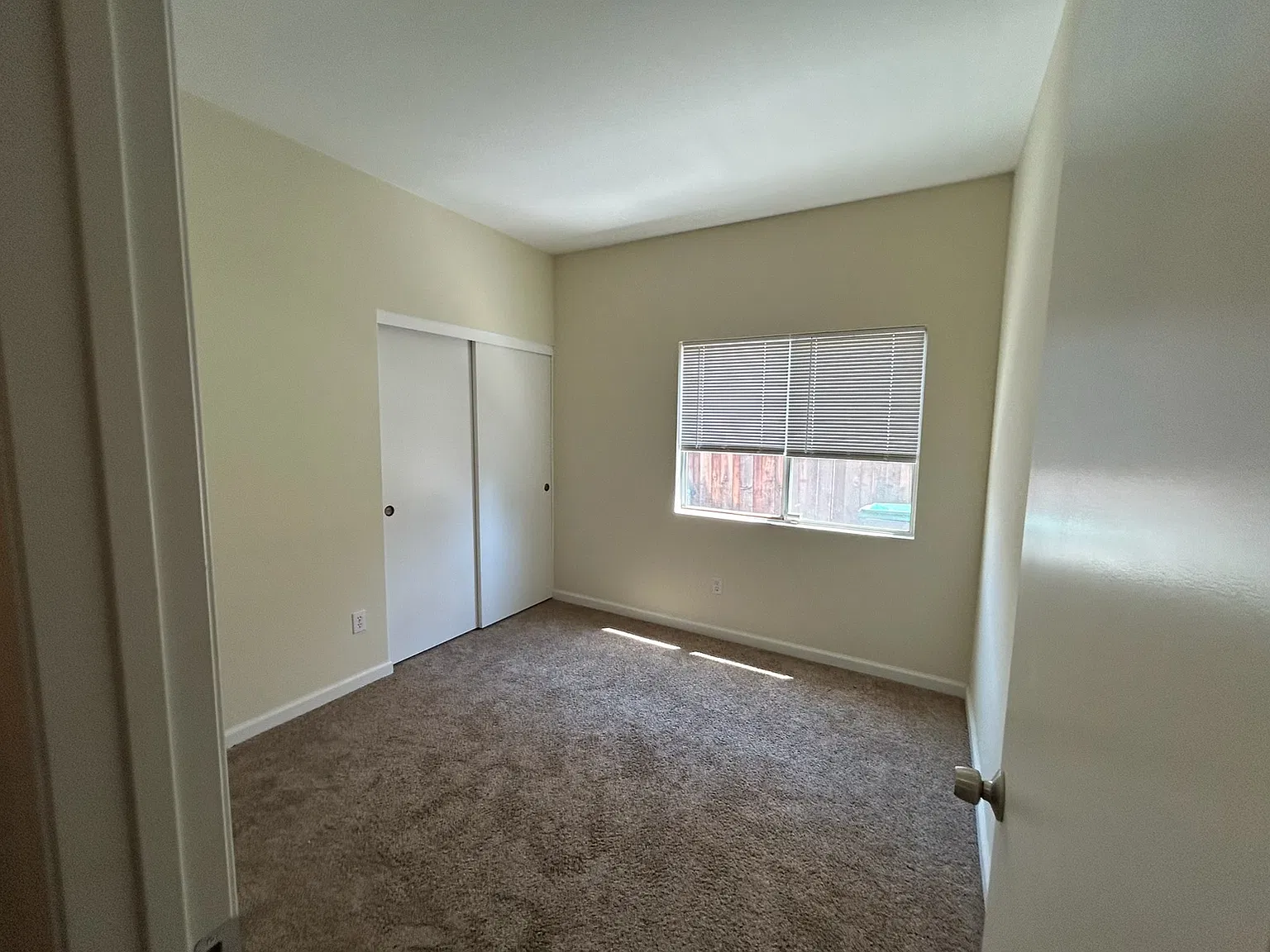 2 bed, 425 sqft, $2,200 — Photo 4