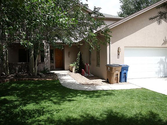 4th image of 8 Deer Ct