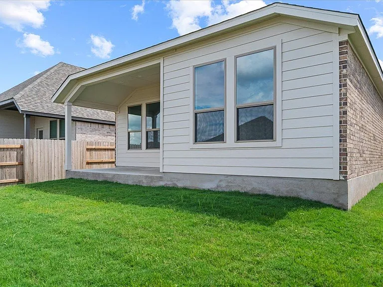 154 Blackborrow Dr — Photo 34