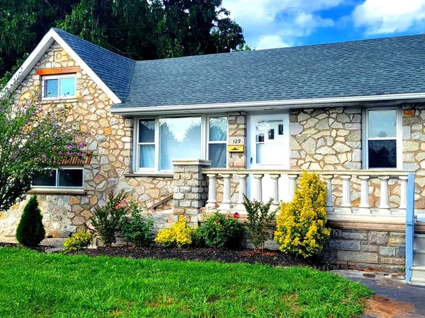 129 Green Lynne Dr, Levittown, PA 19057