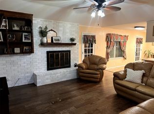 840 S Ridgeway Dr, Cleburne, TX 76033