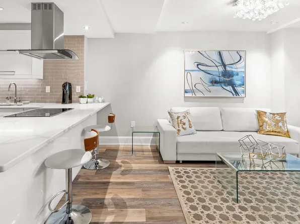 506 Seward Sq SE #1, Washington, DC 20003