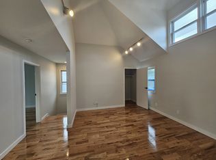 8 Wilson St FLOOR 2, East Rockaway, NY