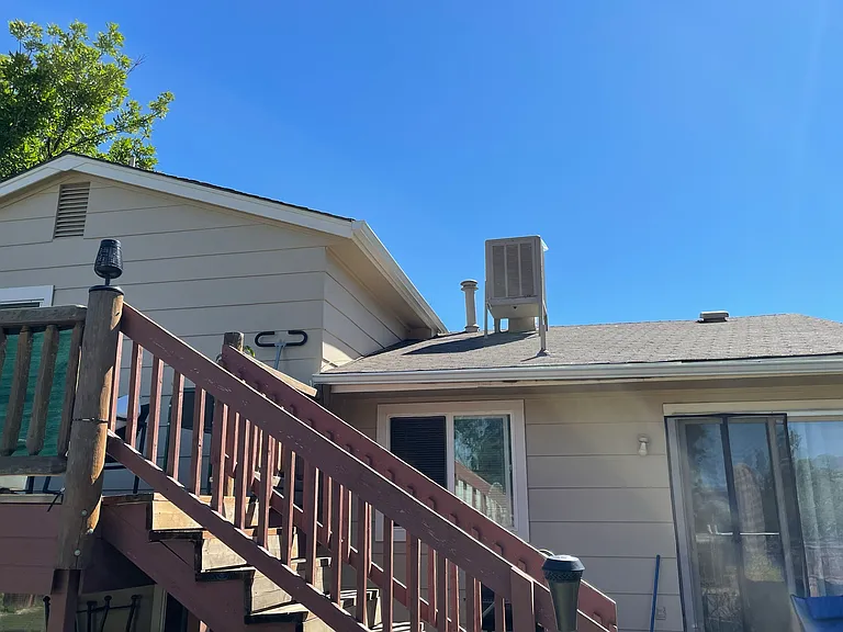 909 Bass Cir — Photo 2