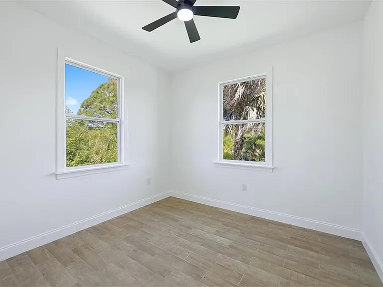 6 Bank Ct — Photo 21