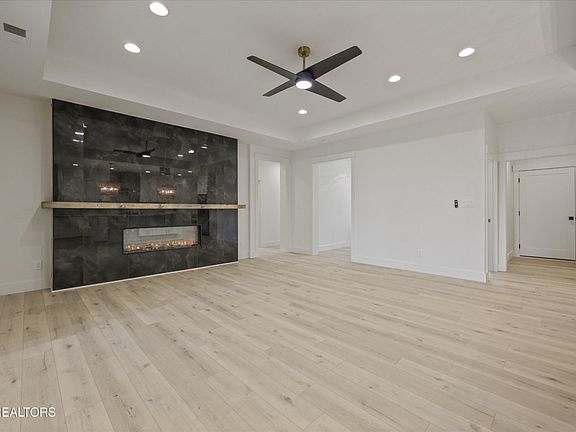 5th image of 239 Ootsima Way