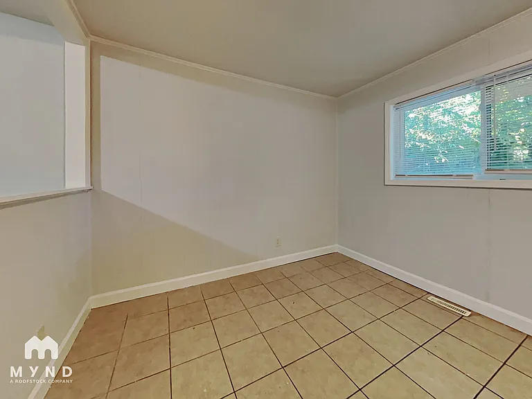 301 Edgegreen Dr — Photo 9