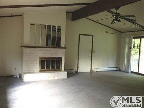 3rd image of 1206 N Hemlock St