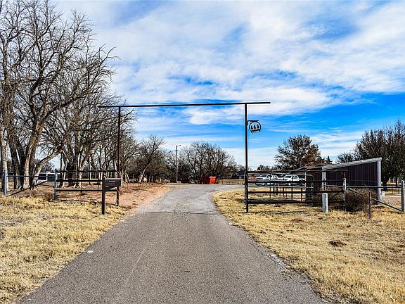 3rd image of 19407 State Highway 34