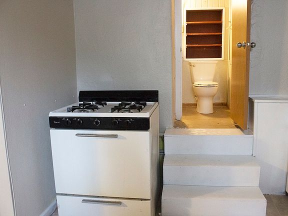 2nd image of 2610 College St #14836601