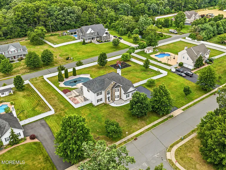 10 Etty Ct — Photo 4