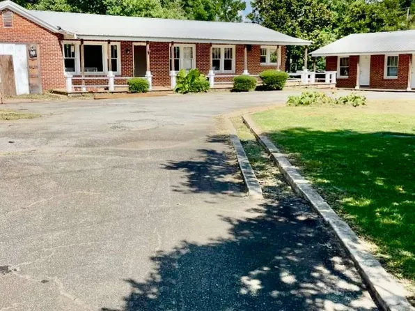 103 E Main St, Irwinton, GA 31042