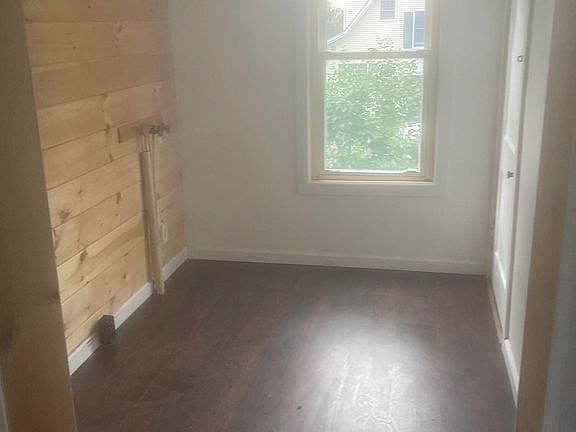 2nd image of 14 Howard St