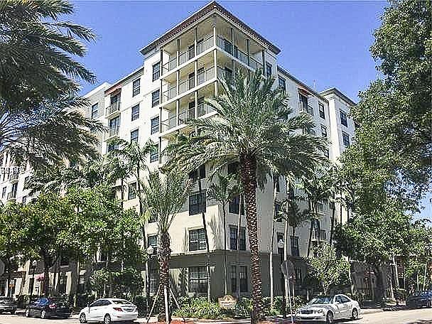 1st image of 1919 Van Buren St APT 614A