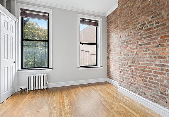 2nd image of 246 Mott St #1920