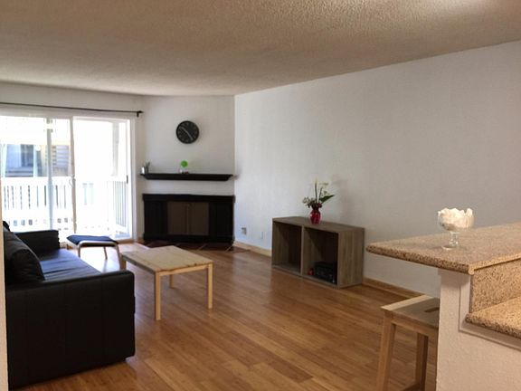 3rd image of 373 Half Moon Ln APT 104