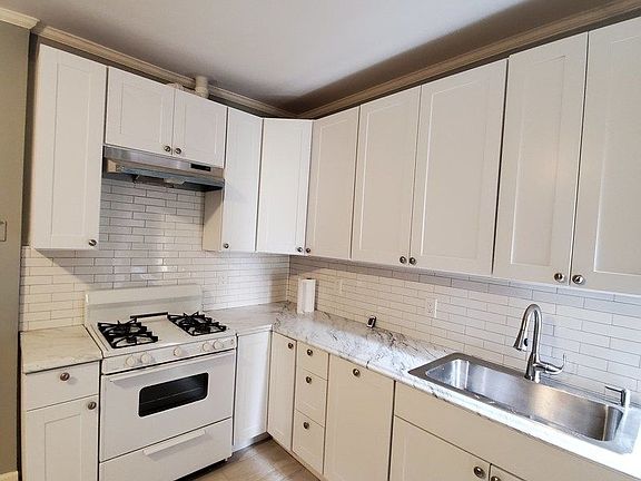 4th image of 31-20 38th St #1