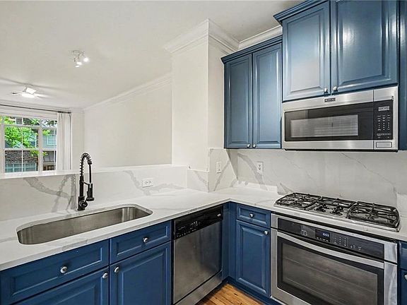 2nd image of 1128 Glenridge Pl