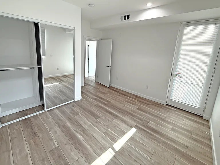 10934 Peach Grove St #201 — Photo 55