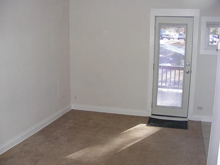 115 N Park St #4 — Photo 9