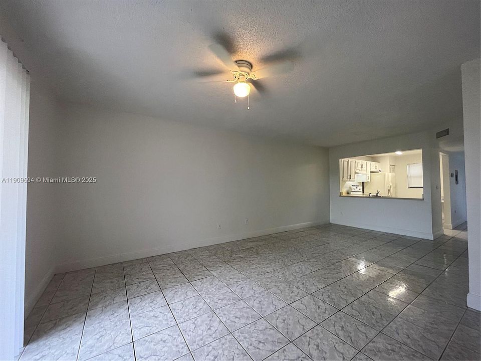 1st image of 842 NE 209th St APT 103