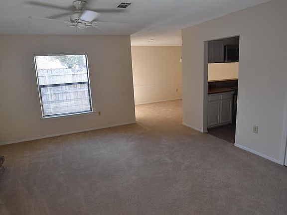 LIVING ROOM (2)