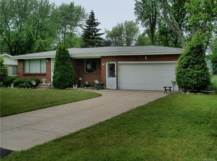 1640 S Bend Ln, Lake View, NY 14085