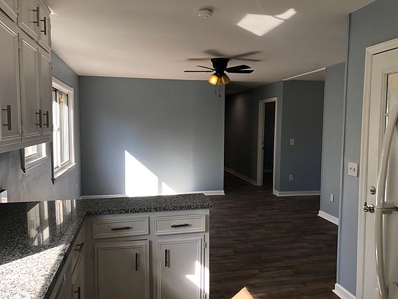 2nd image of 815 Asterwood Dr