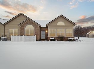 1200 Abbey Ct, Westland, MI 48185