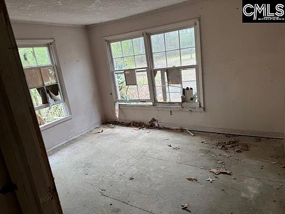 3rd image of 209 River Rest Rd