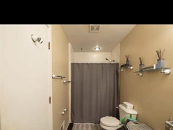 2nd image of 3961 Weddell St