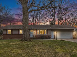 2104 Timberlane Dr, Jenison, MI 49428