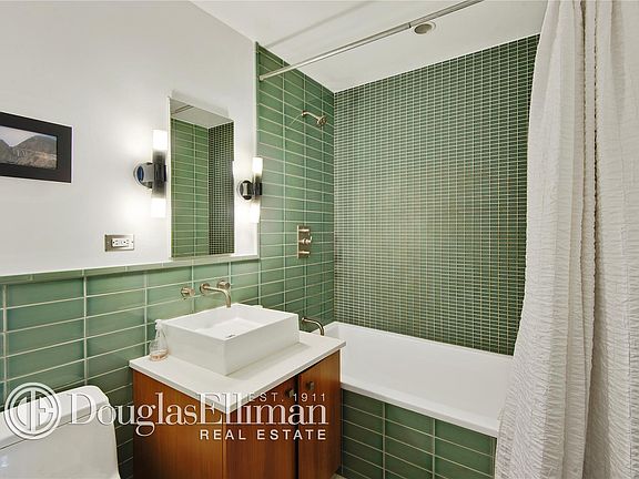 4th image of 154 Attorney St APT 205