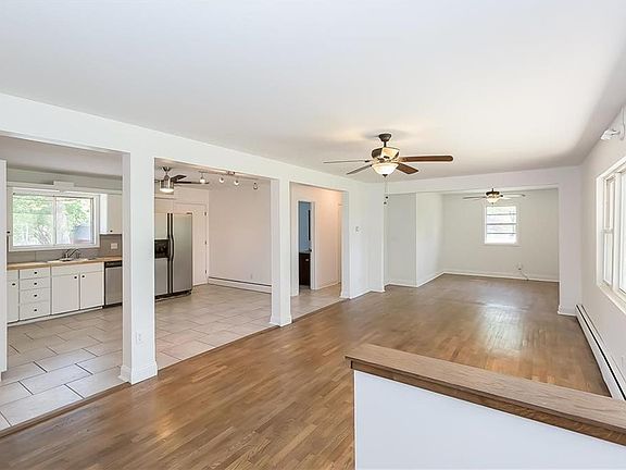 5th image of 153 Dockside Cir