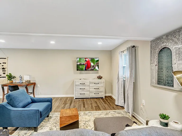 3017 Valley View Dr — Photo 10